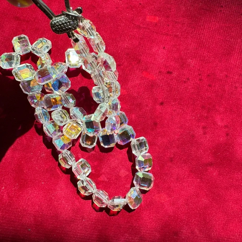 Stunning Aurora Borealis style necklace